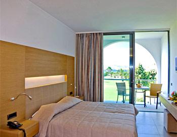 Caravia Beach Hotel Bed Room Bungalow Κώς