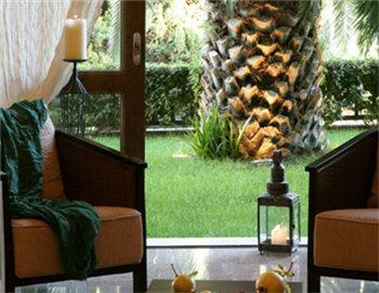 Antonios Hotel                                                    Hotelink