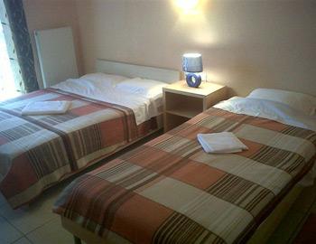 Hotel Colors Τρίκλινο δωμάτιο Παραλία Κατερίνης Hotel Colors Τρίκλινο δωμάτιο Παραλία Κατερίνης