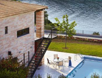 Ornella Beach Resort & Villas Seafront room Σύβοτα
