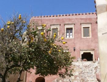 Goulas Traditional Guesthouse Αυλή Μονεμβασιά