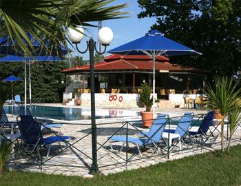 Βυζάντιο Hotel Apartments Bar στην πισίνα Πάργα