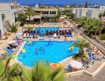 Meropi Hotel & Apartments Πισίνα Μάλια