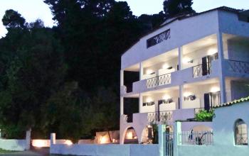 Ενοικιαζόμενα Δωμάτια Villa Diamanti Σκιάθος